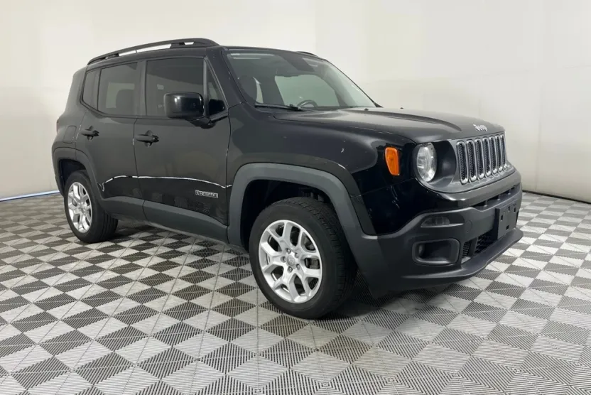 2017 Jeep Renegade Latitude North Edition photo 1