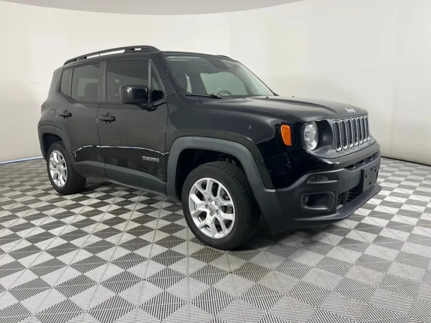 2017 Jeep Renegade Latitude North Edition photo 1