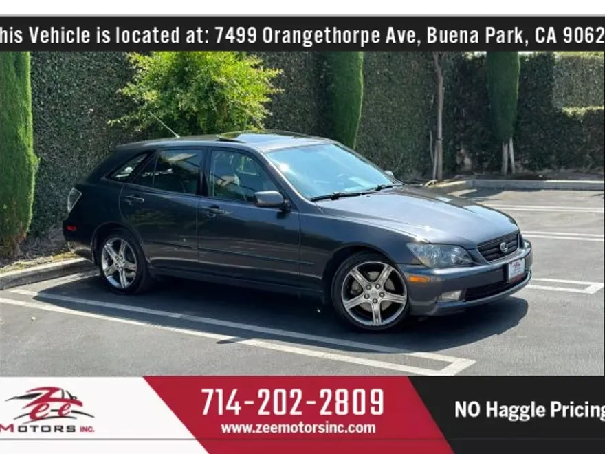 2004 Lexus IS 300 SportCross photo 1