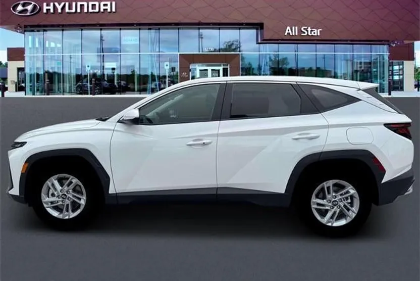 2026 Hyundai Tucson SE photo 1
