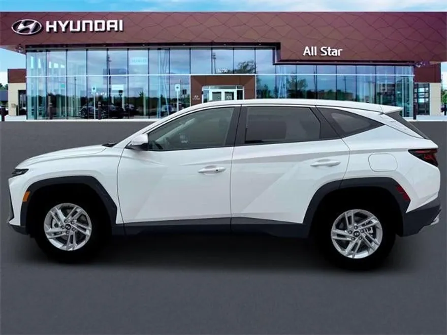 2026 Hyundai Tucson SE photo 1