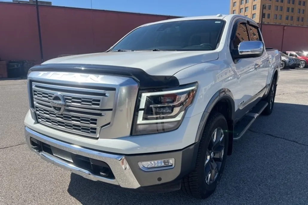 2021 Nissan Titan Platinum Reserve photo 1