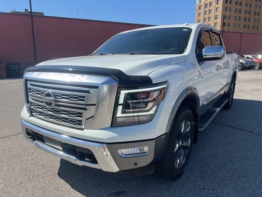 2021 Nissan Titan Platinum Reserve photo 1
