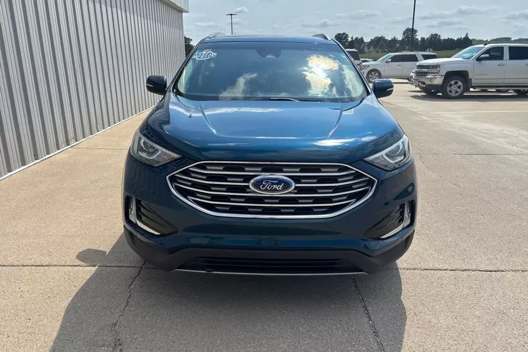 2020 Ford Edge SEL photo 1