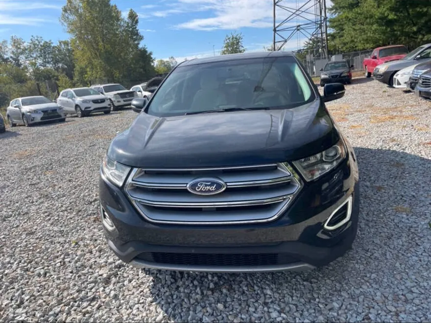 2015 Ford Edge Titanium photo 1