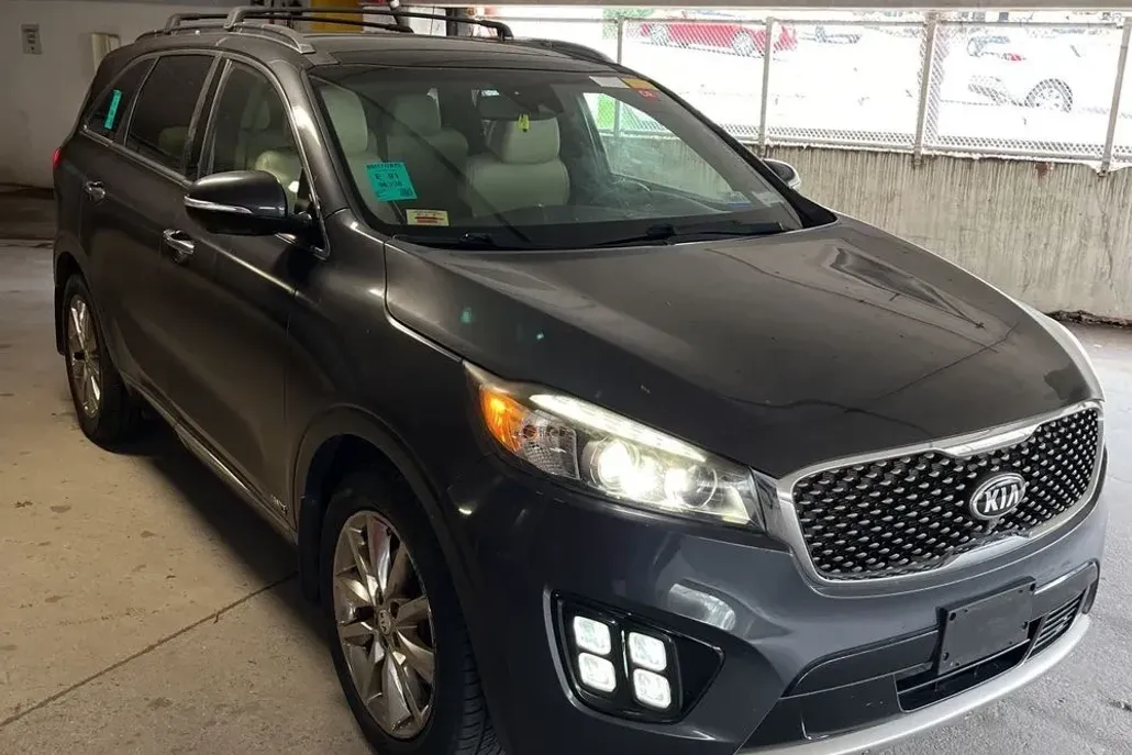 2016 Kia Sorento SX Limited photo 1