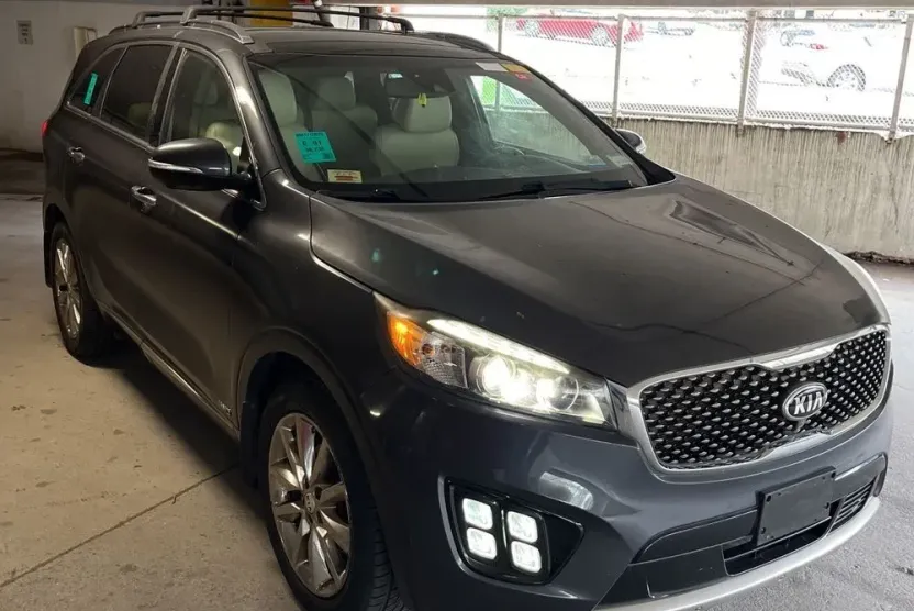 2016 Kia Sorento SX Limited photo 1