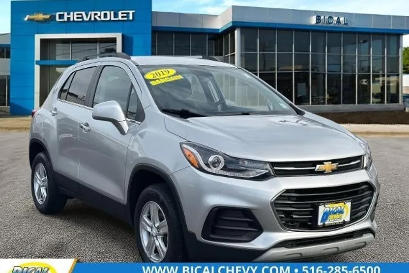 2019 Chevrolet Trax LT photo 1