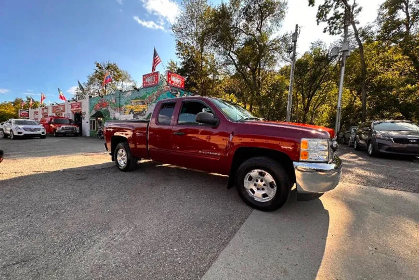 2013 Chevrolet Silverado 1500 LT photo 1