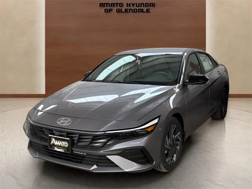 2025 Hyundai Elantra SEL Sport photo 1