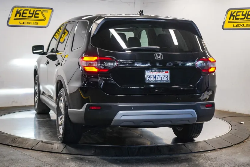 2023 Honda Pilot EX-L photo 1
