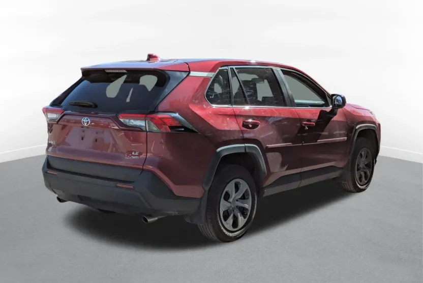 2023 Toyota RAV4 LE photo 1