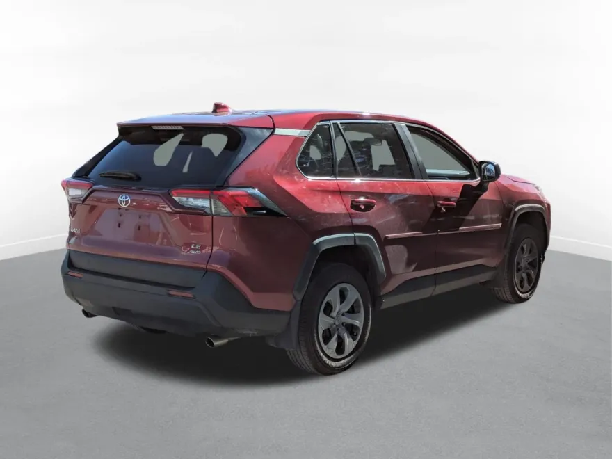 2023 Toyota RAV4 LE photo 1