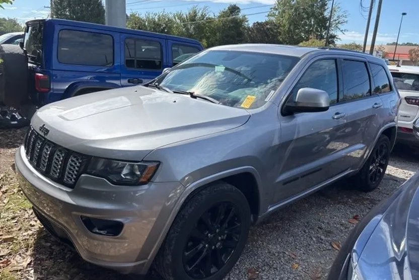 2018 Jeep Grand Cherokee Altitude photo 1