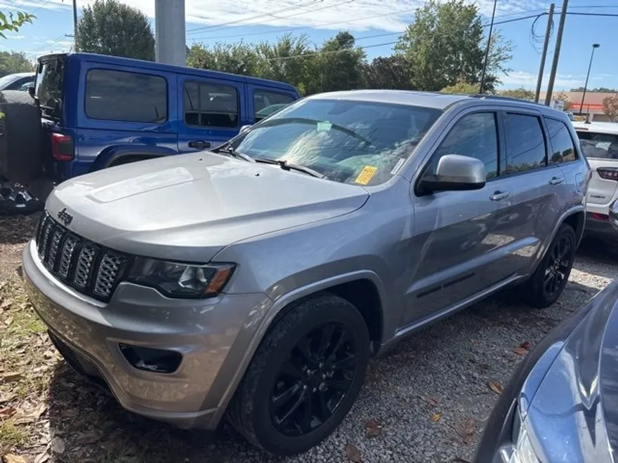 2018 Jeep Grand Cherokee Altitude photo 1