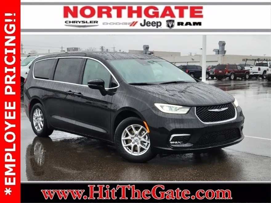 2025 Chrysler Pacifica photo 1