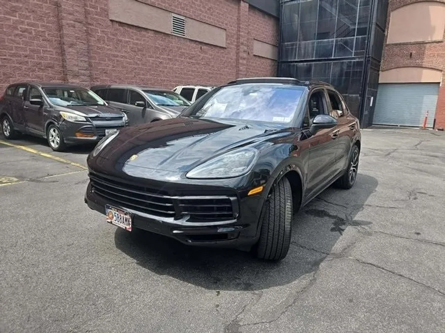 2020 Porsche Cayenne S photo 1