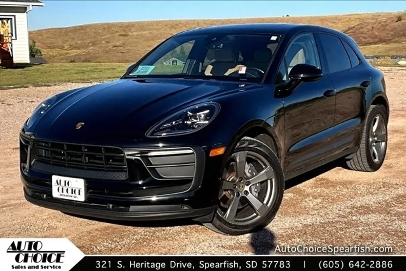 2022 Porsche Macan photo 1