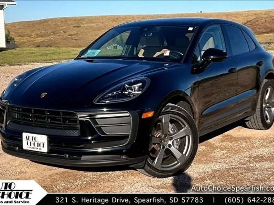 2022 Porsche Macan photo 1