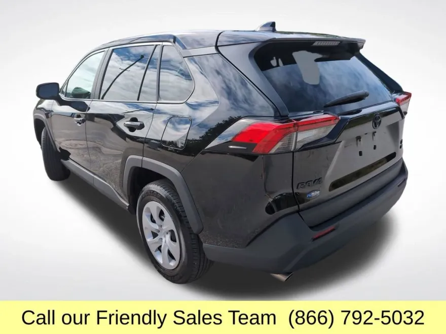 2024 Toyota RAV4 LE photo 1