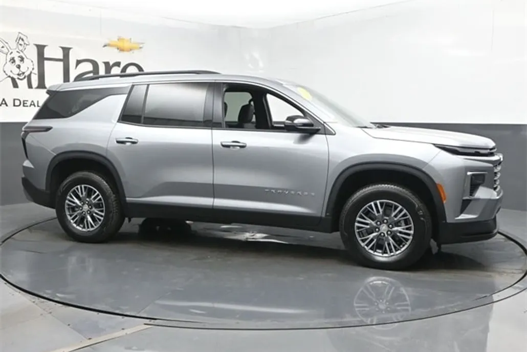 2025 Chevrolet Traverse photo 1