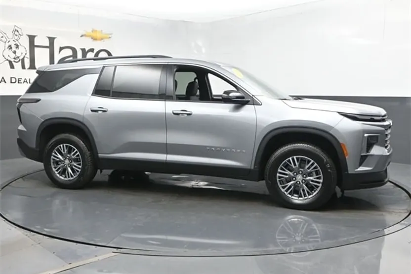 2025 Chevrolet Traverse photo 1