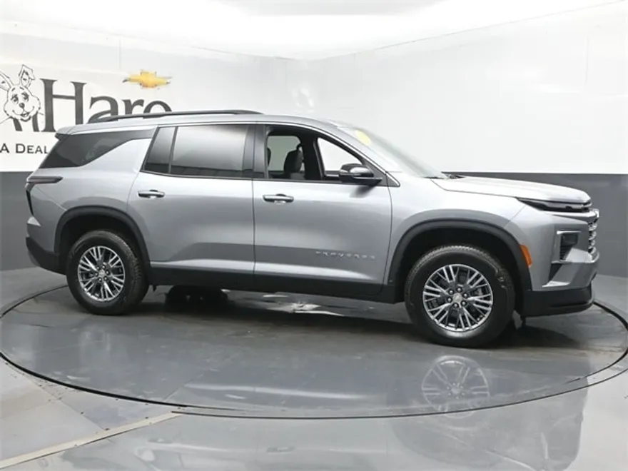 2025 Chevrolet Traverse photo 1