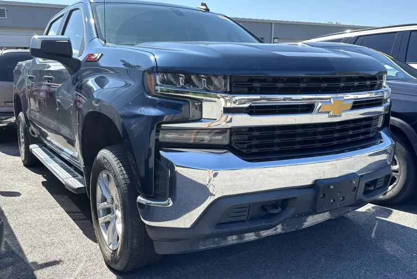2019 Chevrolet Silverado 1500 LT photo 1