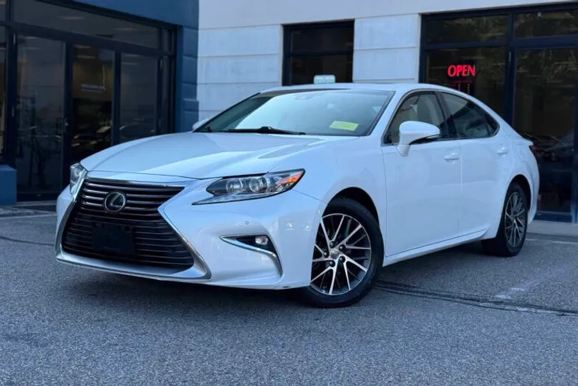 2017 Lexus ES 350 photo 1