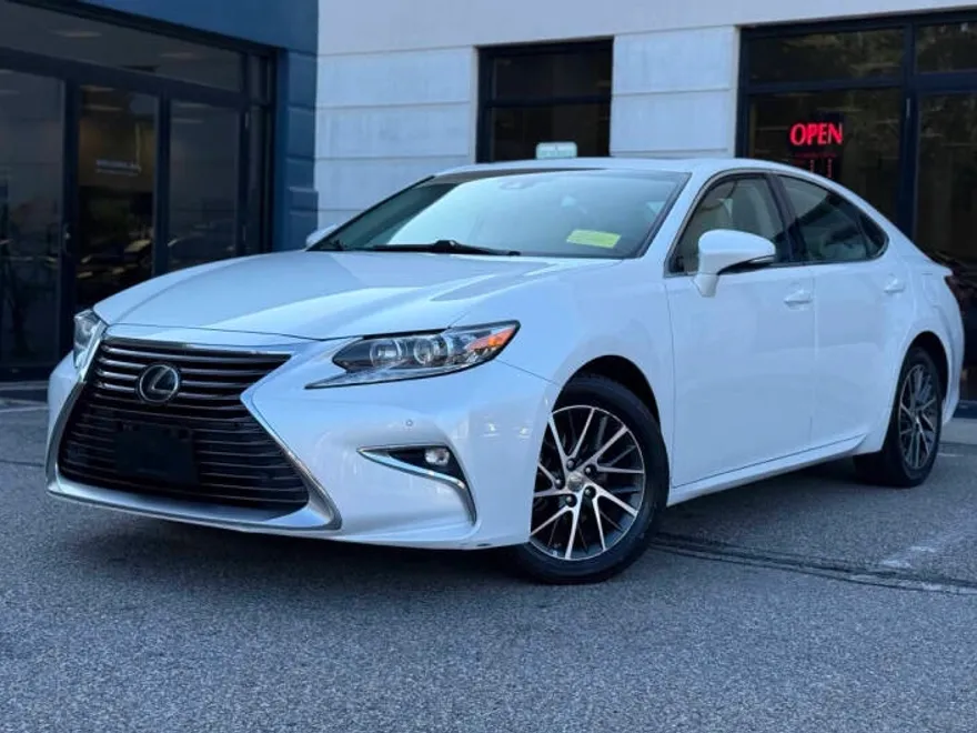 2017 Lexus ES 350 photo 1