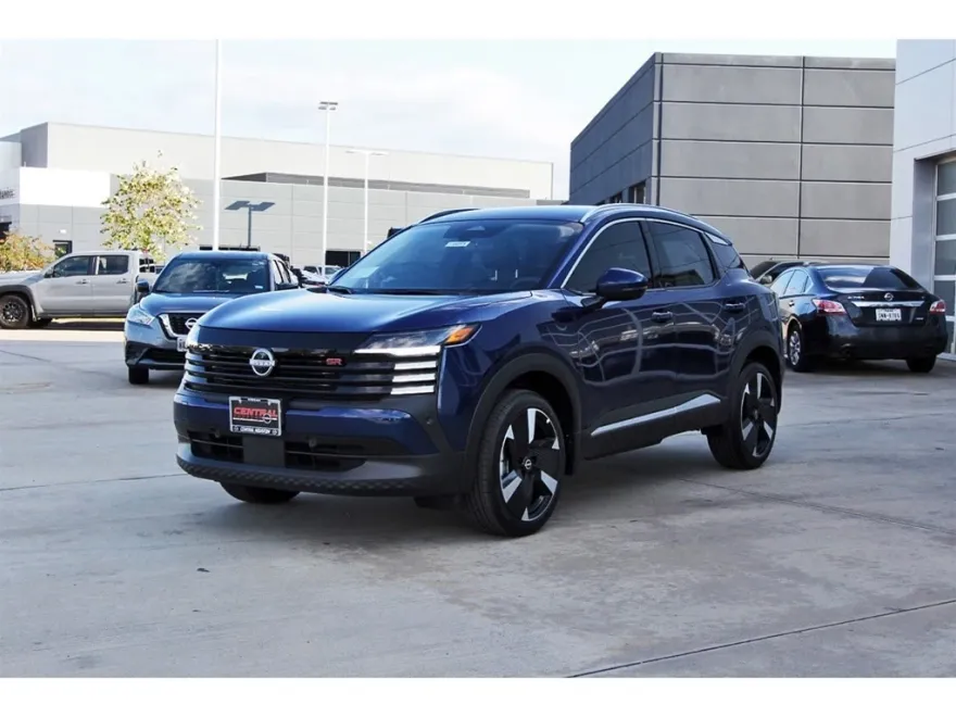 2025 Nissan Kicks SR photo 1