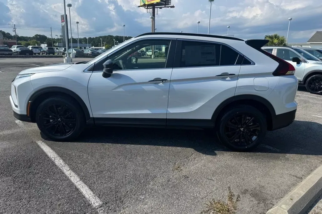 2025 Mitsubishi Eclipse Cross SEL photo 1