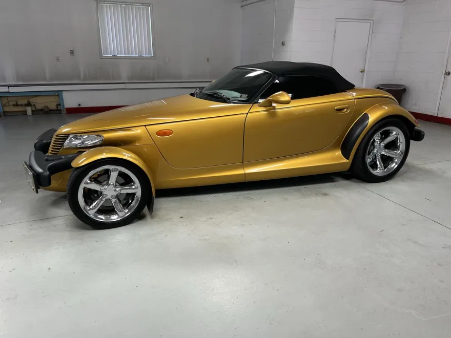 2002 Chrysler Prowler Base photo 1