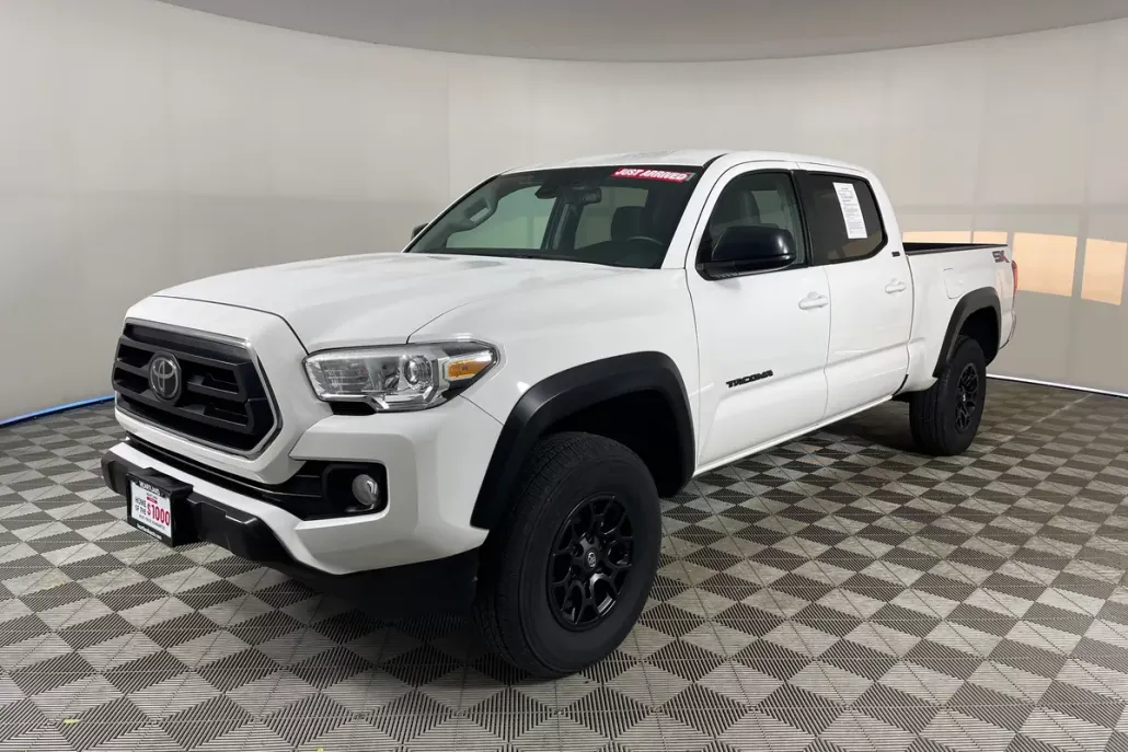 2023 Toyota Tacoma SR5 V6 photo 1