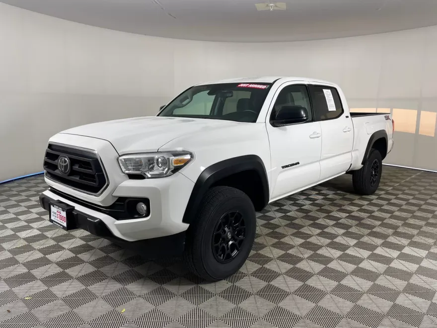 2023 Toyota Tacoma SR5 V6 photo 1