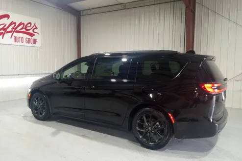2026 Chrysler Pacifica Limited photo 2