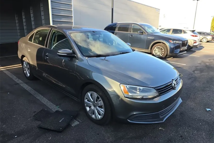 2014 Volkswagen Jetta 1.8T SE photo 1