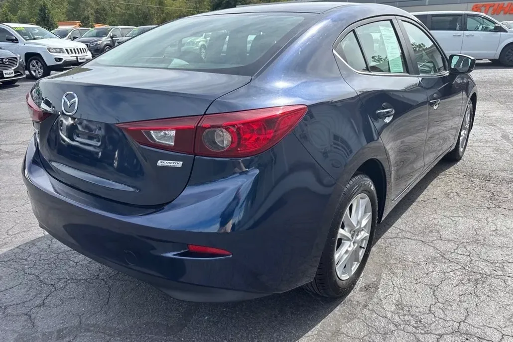 2017 Mazda Mazda3 Sport photo 1