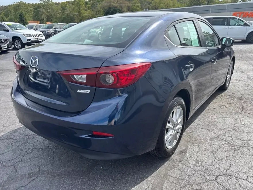 2017 Mazda Mazda3 Sport photo 1