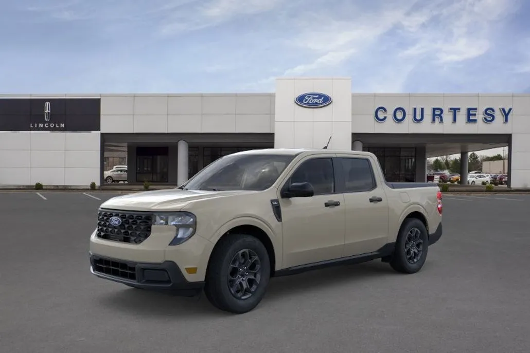 2025 Ford Maverick XLT photo 1