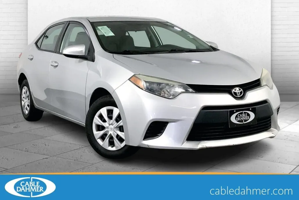 2016 Toyota Corolla S Premium photo 1