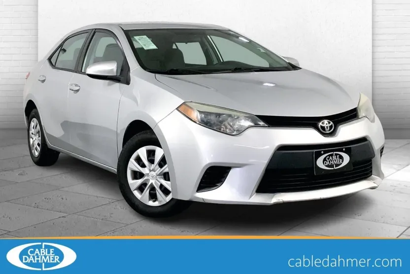 2016 Toyota Corolla S Premium photo 1