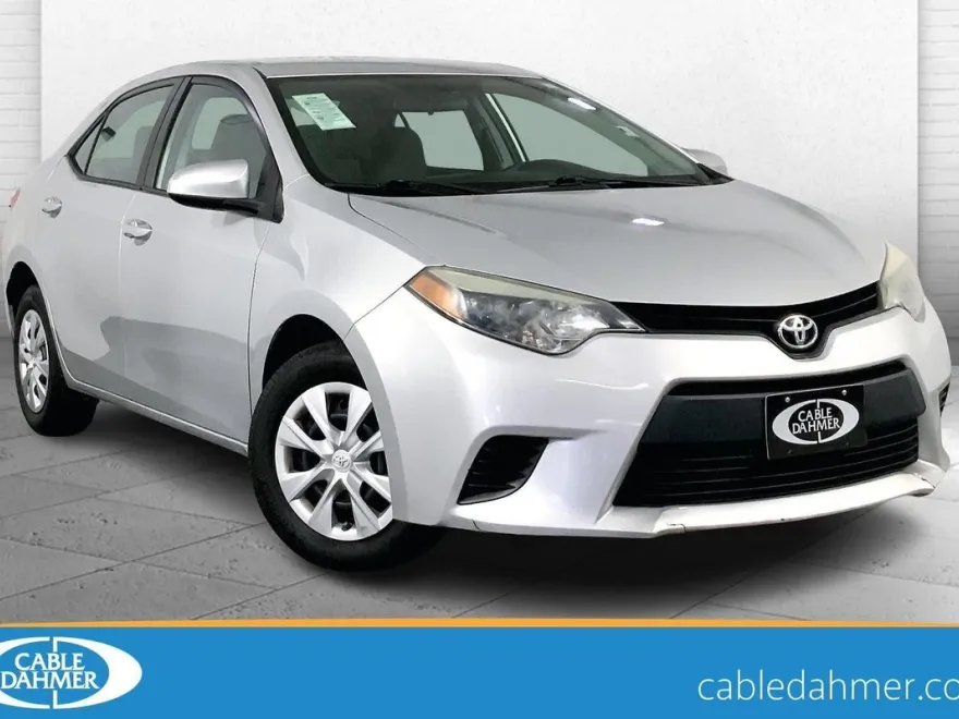 2016 Toyota Corolla S Premium photo 1