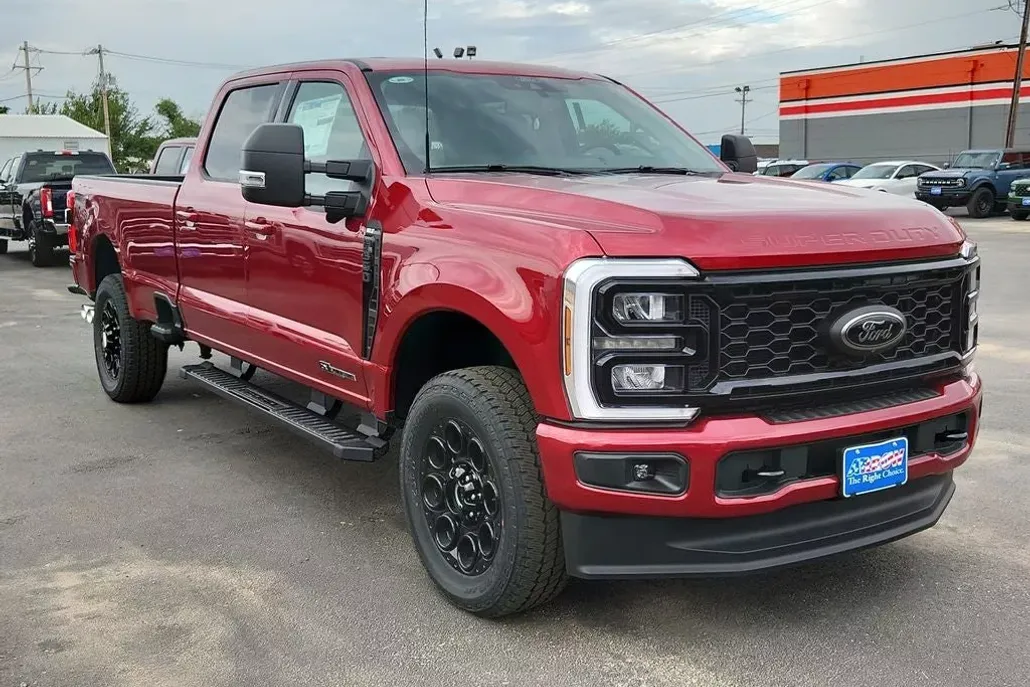 2025 Ford F-350 photo 1