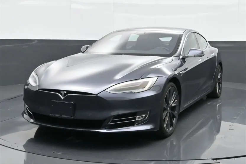2020 Tesla Model S Long Range photo 1