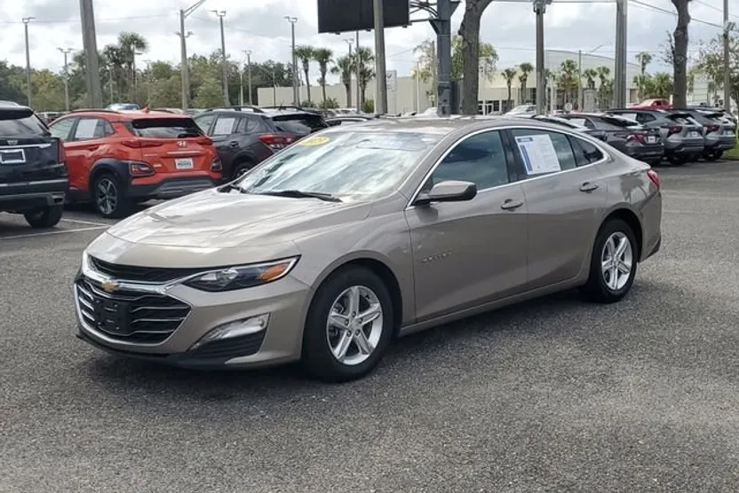 2023 Chevrolet Malibu 1LT photo 1