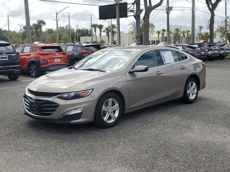 2023 Chevrolet Malibu 1LT photo 1