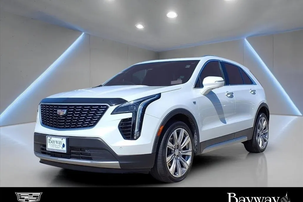 2022 Cadillac XT4 Premium Luxury photo 1