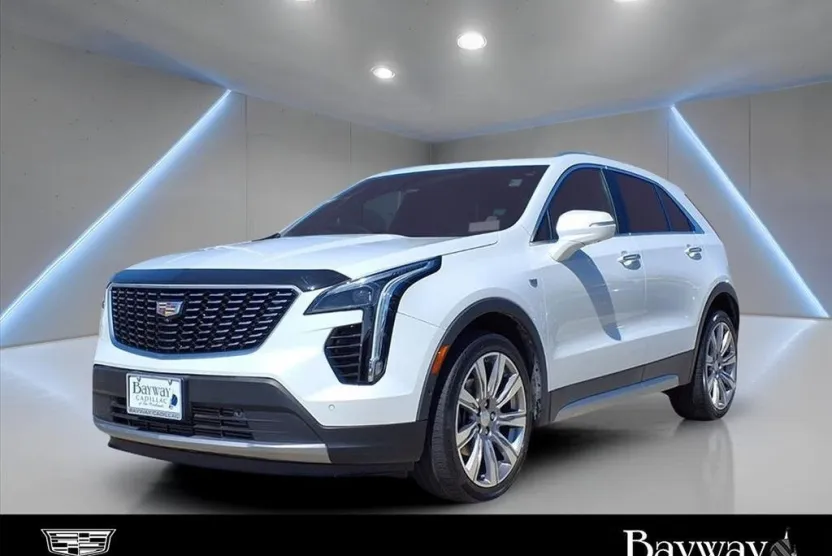2022 Cadillac XT4 Premium Luxury photo 1