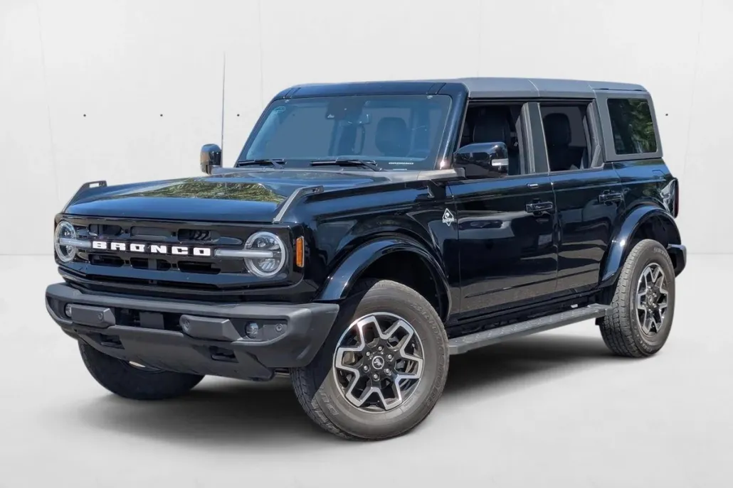 2023 Ford Bronco Outer Banks photo 1